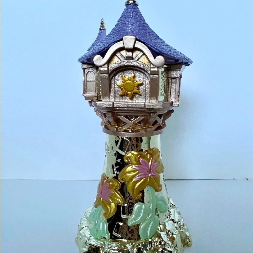 DAMAGED Bath & Body Works 2026 Disney Rapunzel
Pedestal 3 Wick Candle Holder